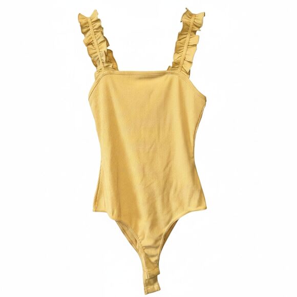 Le Lis Flounced Ruffle Strap Ribbed Mustard Yellow Bodysuit Size Small - Picture 2 of 8